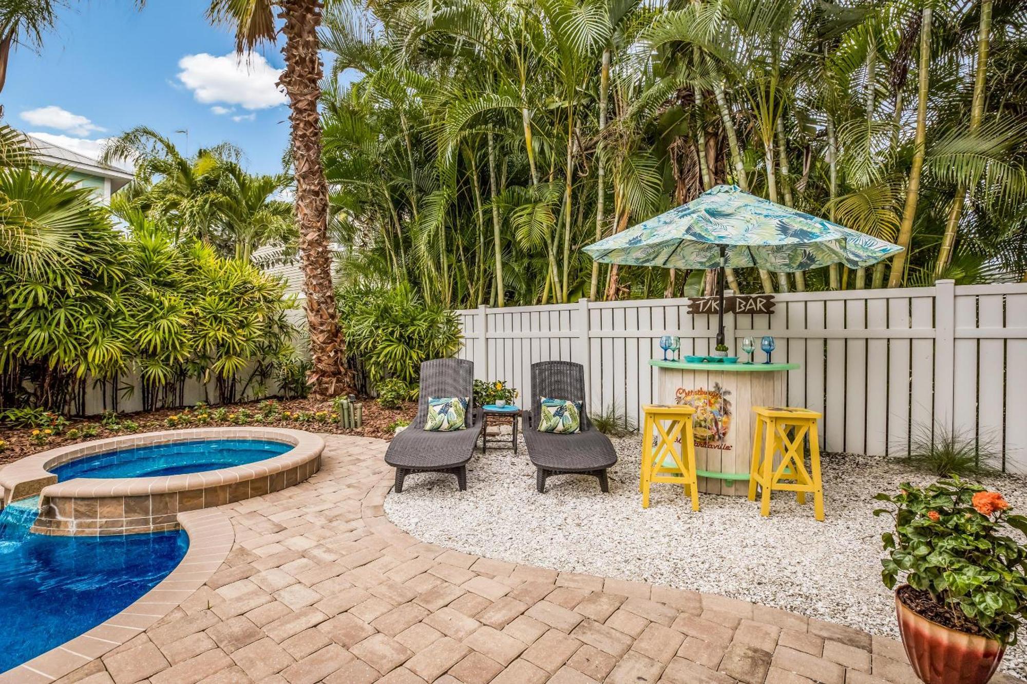 הולמס ביץ' Banana Cabana מראה חיצוני תמונה